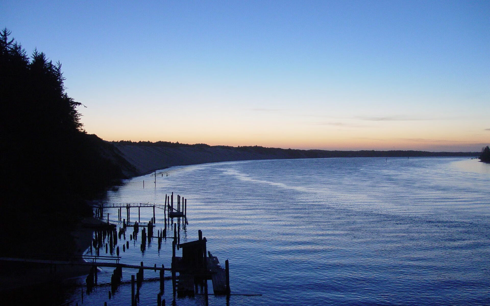 开云体育app-东方铁骑与西方利刃，足球世界的多元叙事