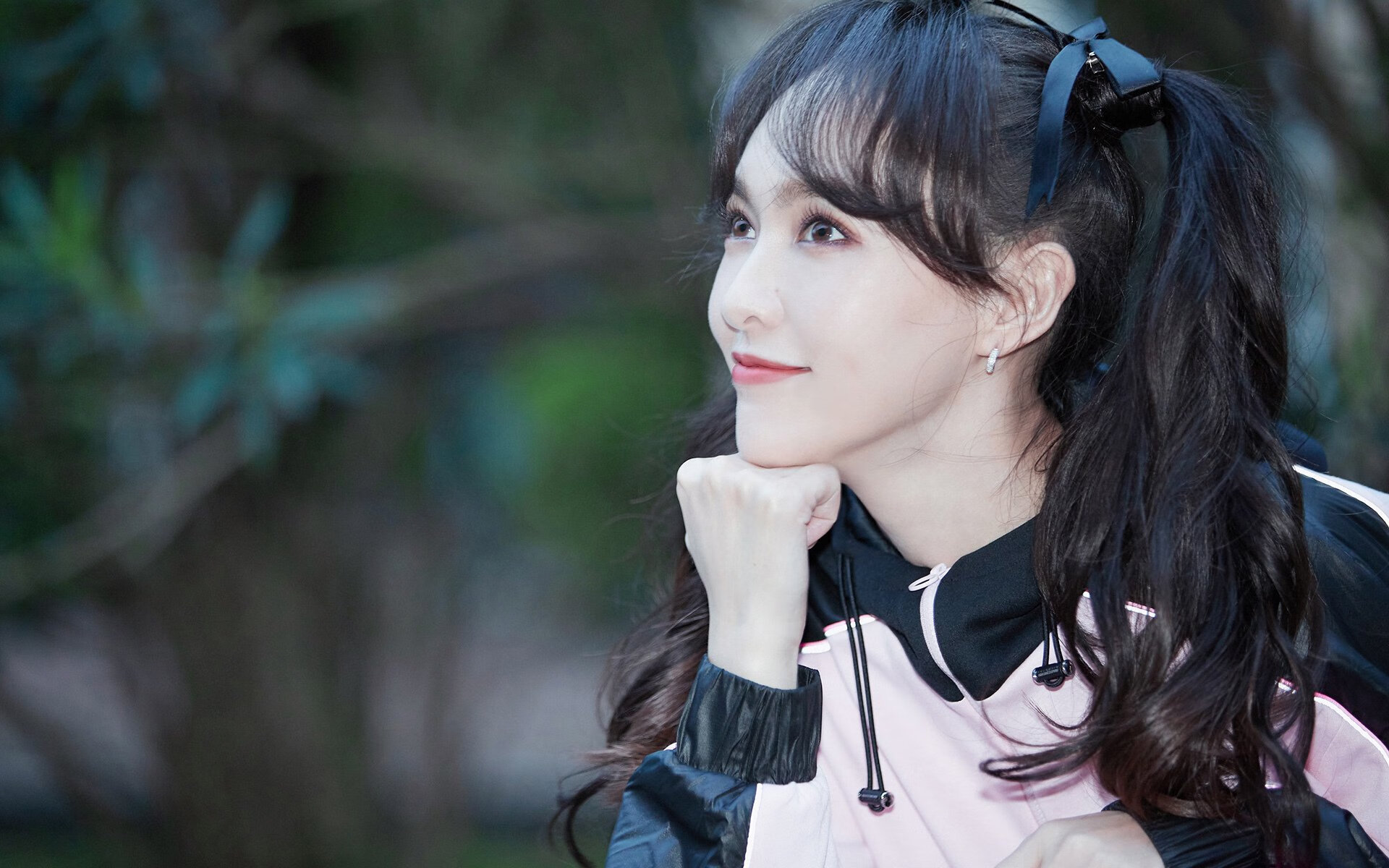 横跨地球的篮球对话，东方明珠鏖战绿军，沉默指挥官范弗利特如何接管年度焦点之战